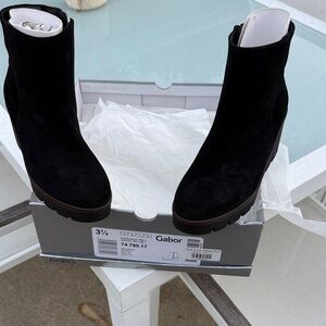 Gabor Women's Elegant Black Suede Wedge Boots